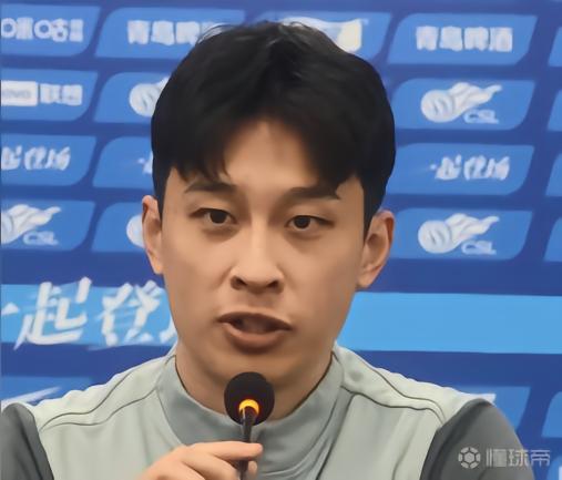 图片报：确诊结肠癌半年后，，，法兰克福U17主教练回到岗位继续事情