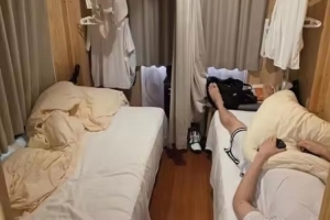 中国男足VS巴勒斯直率播现场画面