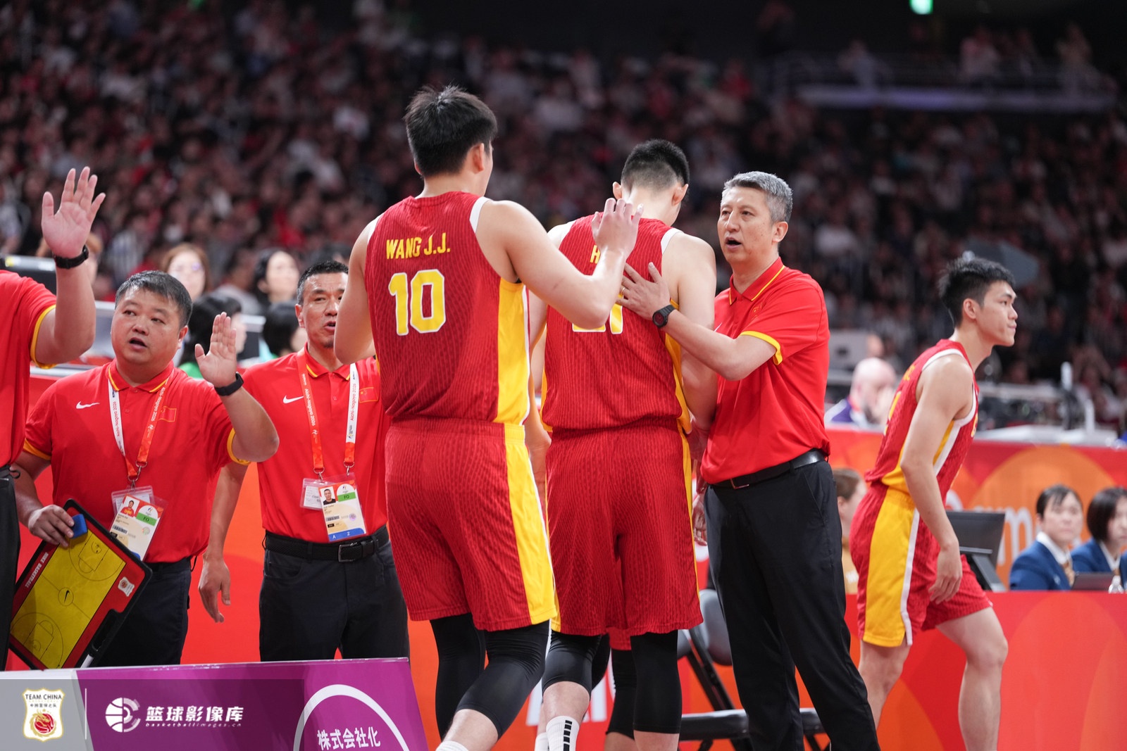 伊萨克：追溯良久再吹掉进球太荒唐，，VAR公正性存疑