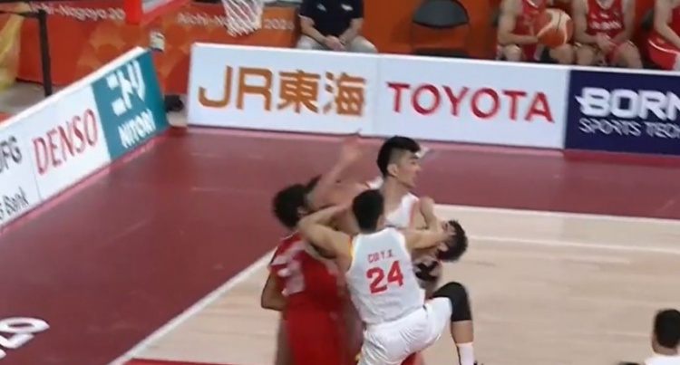 瑞典对阵波兰角逐精彩瞬间